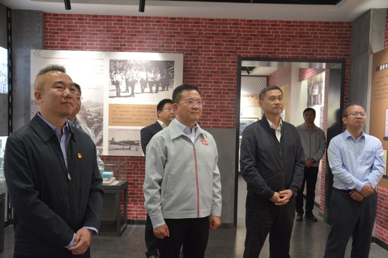 中国检验认证集团检验有限公司到 中国利来w66访问交流